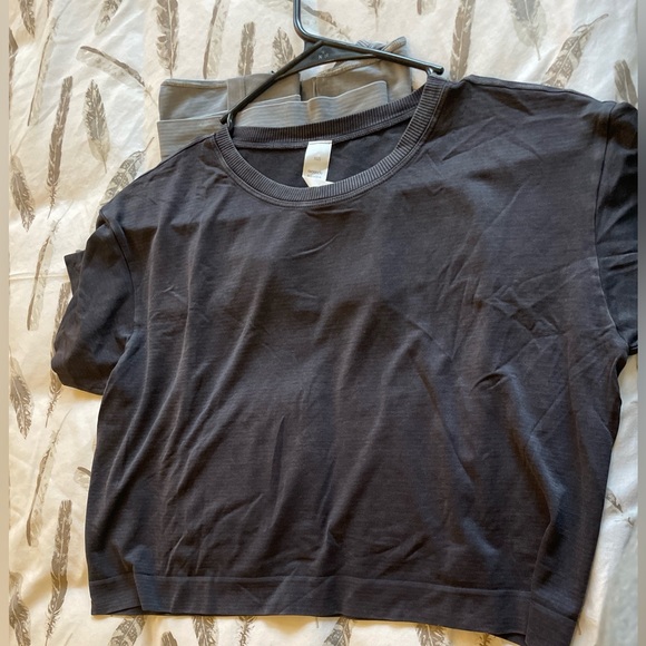 BNWT Avocado Crop Tee, Vintage Black, XS/S - Picture 6 of 6